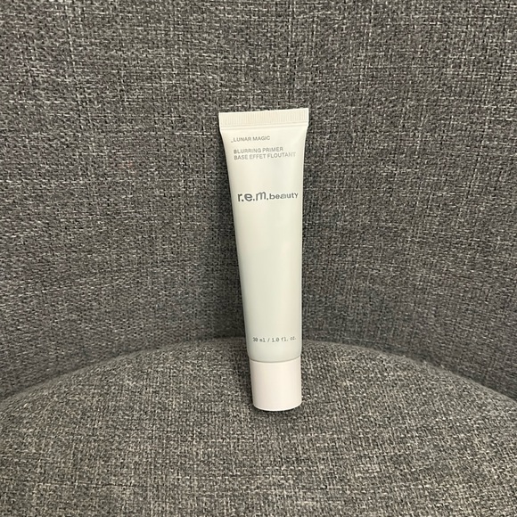 Other - R.E.M BEAUTY BLURRING PRIMER
